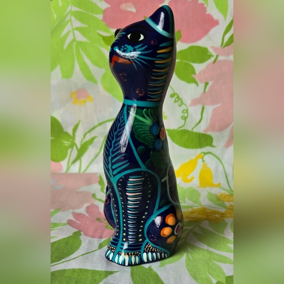 Talavera Style Cat Figurine - Picture 6 of 7